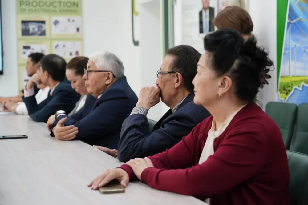 Разъяснение основных положений новой Конституции Казахстана провели для студентов столичного вуза (3)