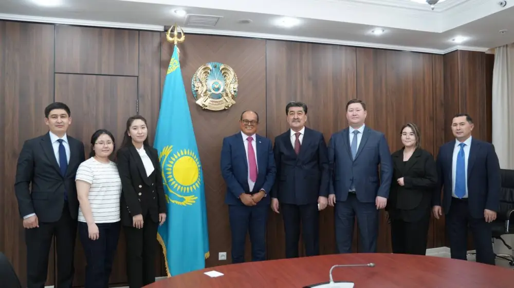 Министр экологии Казахстана провёл встречу с Исполнительным секретарём международных экологических конвенций (4)