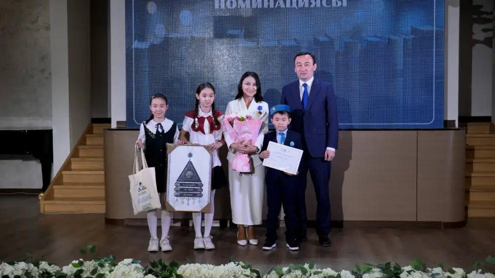 Лучших читателей и меценатов столичных библиотек наградили в Астане (6)