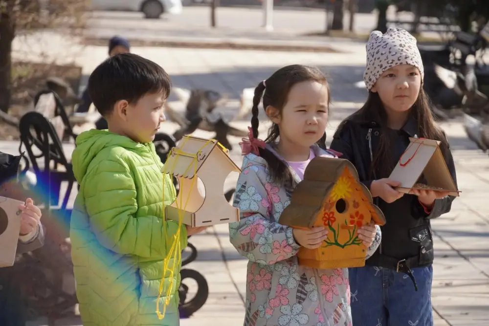 В Астане прошла городская экологическая акция «Птицы - наши ДрузьЯ» (8)