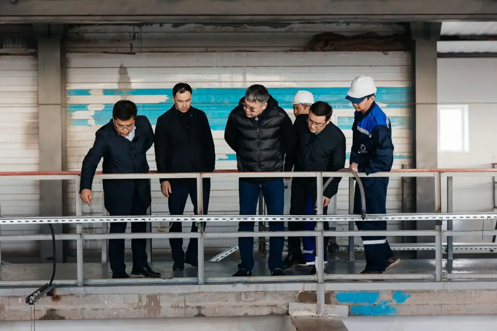 Аким области ознакомился с работой фильтровальной станции №5 в селе Береке (4)