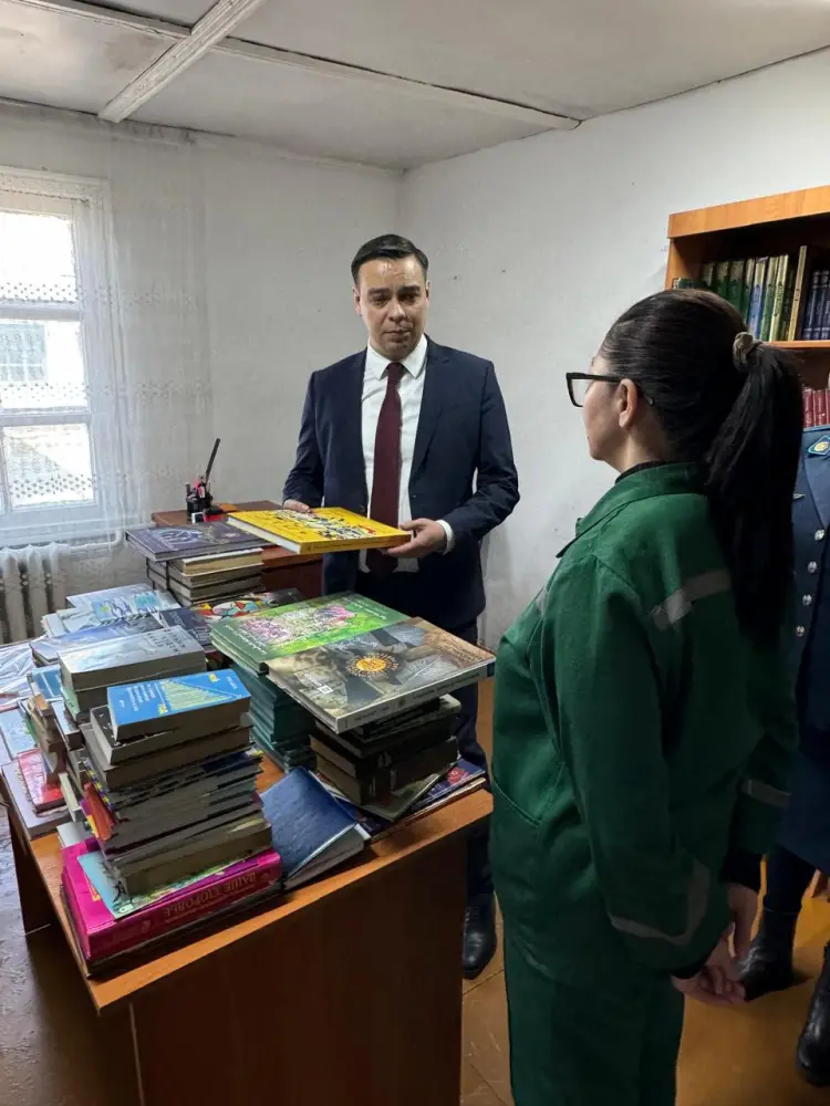 Правозащитный институт передал художественную литературу в учреждения уголовно-исполнительной системы (10)