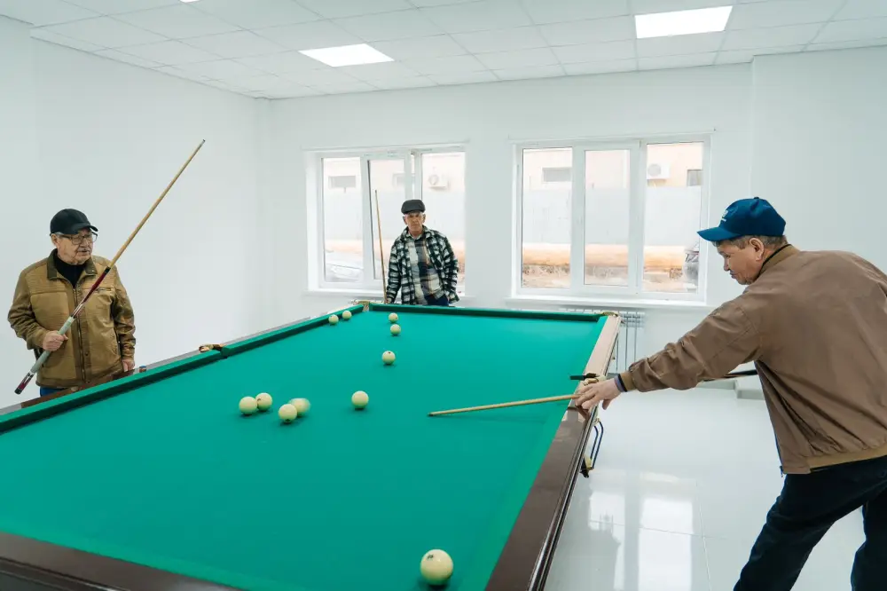 Серик Шапкенов ознакомился с новым зданием центра активного долголетия в Атырау (2)