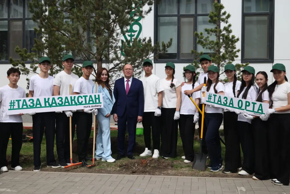 Более 100 тысяч выпускников школ внесли вклад в озеленение страны (8)