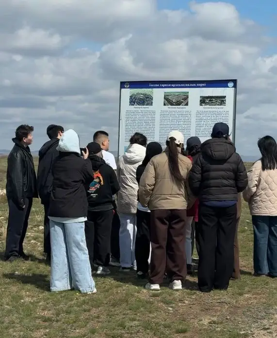 Карагандинским студентам показали живую историю (8)