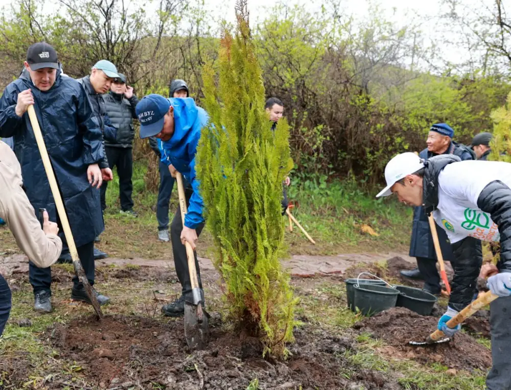 Ербол Карашукеев принял участие в акции «Мөлдір бұлақ» (8)