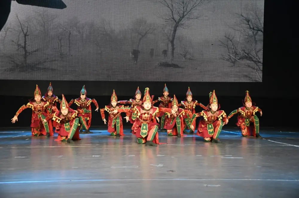 Весенний призыв в Астане: 1500 человек приняли участие в церемонии проводов (8)