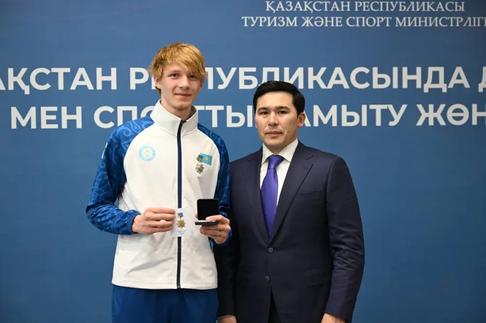 В Казахстане наградили спортсменов, вошедших в ТОП-10 на зимних Олимпийских и Паралимпийских играх (4)