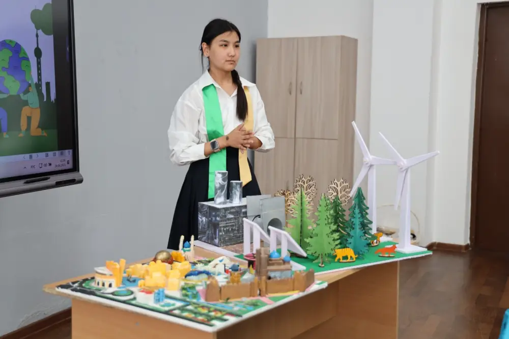 Более 100 тысяч выпускников школ внесли вклад в озеленение страны (2)