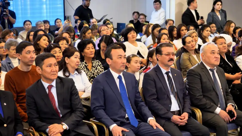 Лучших читателей и меценатов столичных библиотек наградили в Астане (9)