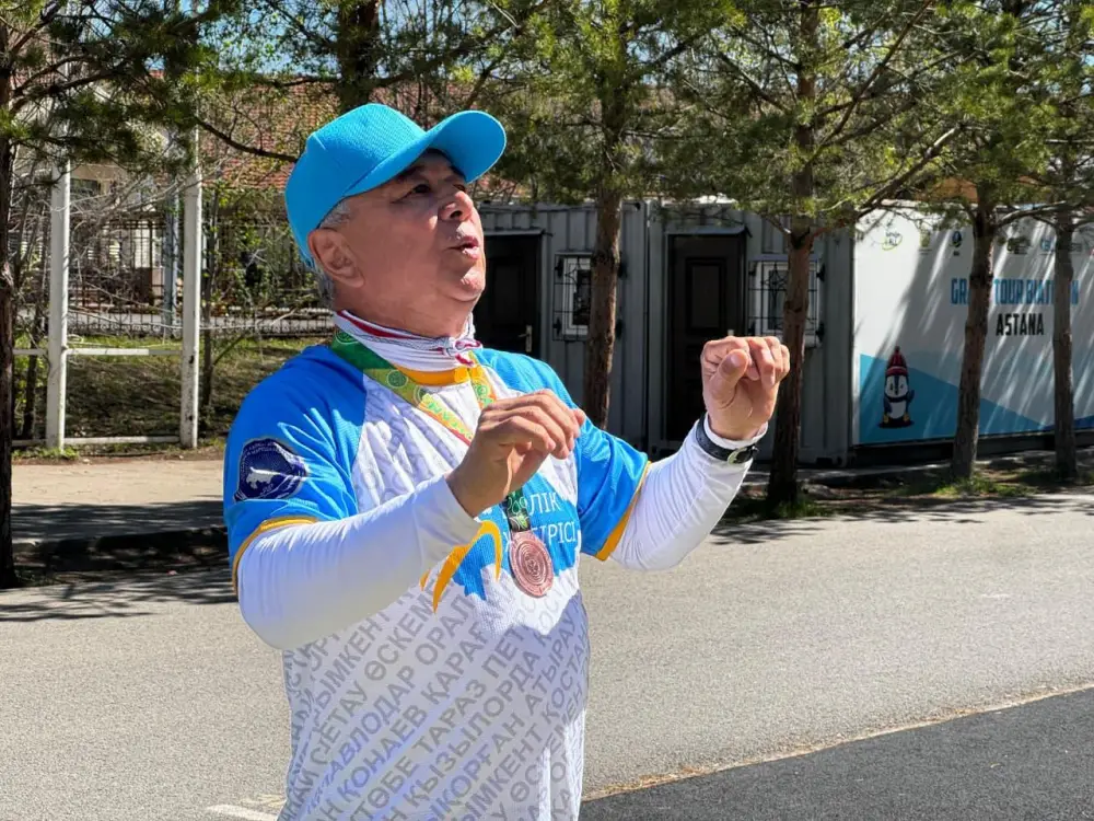 «Таза Қазақстан»: в Астане прошли соревнования по скандинавской ходьбе среди пенсионеров (2)