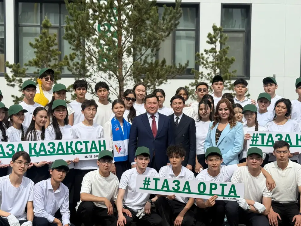 «Таза Казахстан»: выпускники столичных школ приняли участие в акции по посадке деревьев (9)