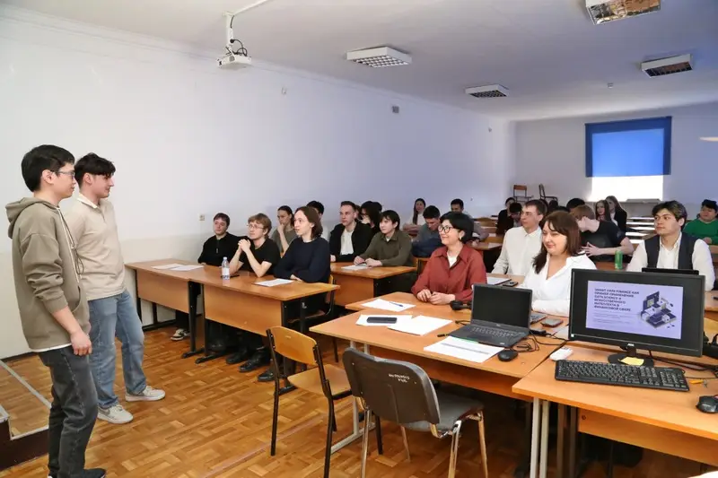 В Караганде обсудили роль молодёжной науки в развитии цифровых технологий (5)
