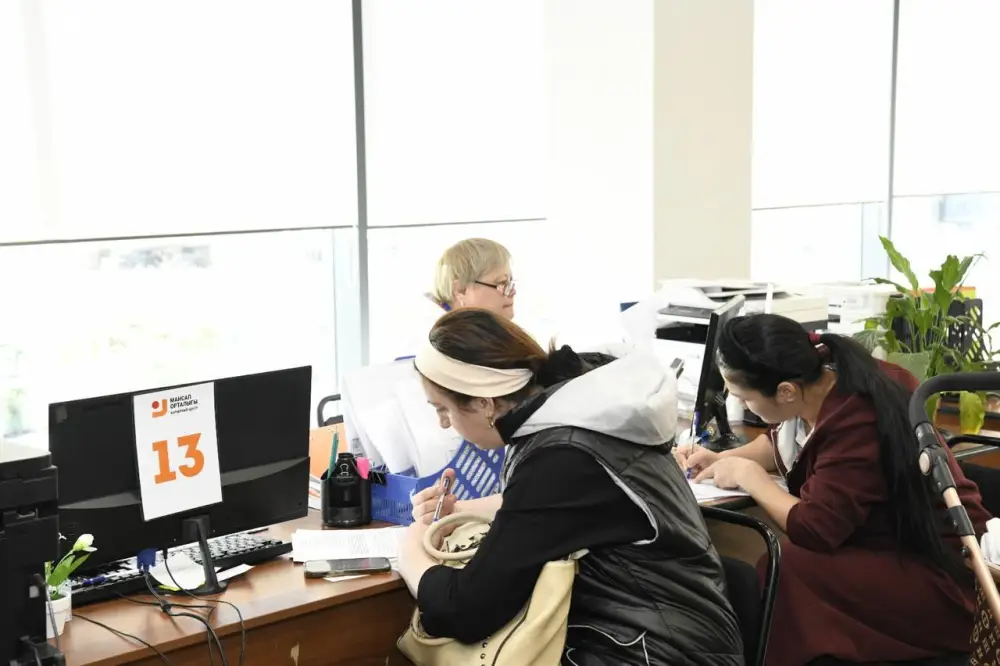 Опыт работы Карьерного центра столицы намерены применять в Кыргызстане (5)