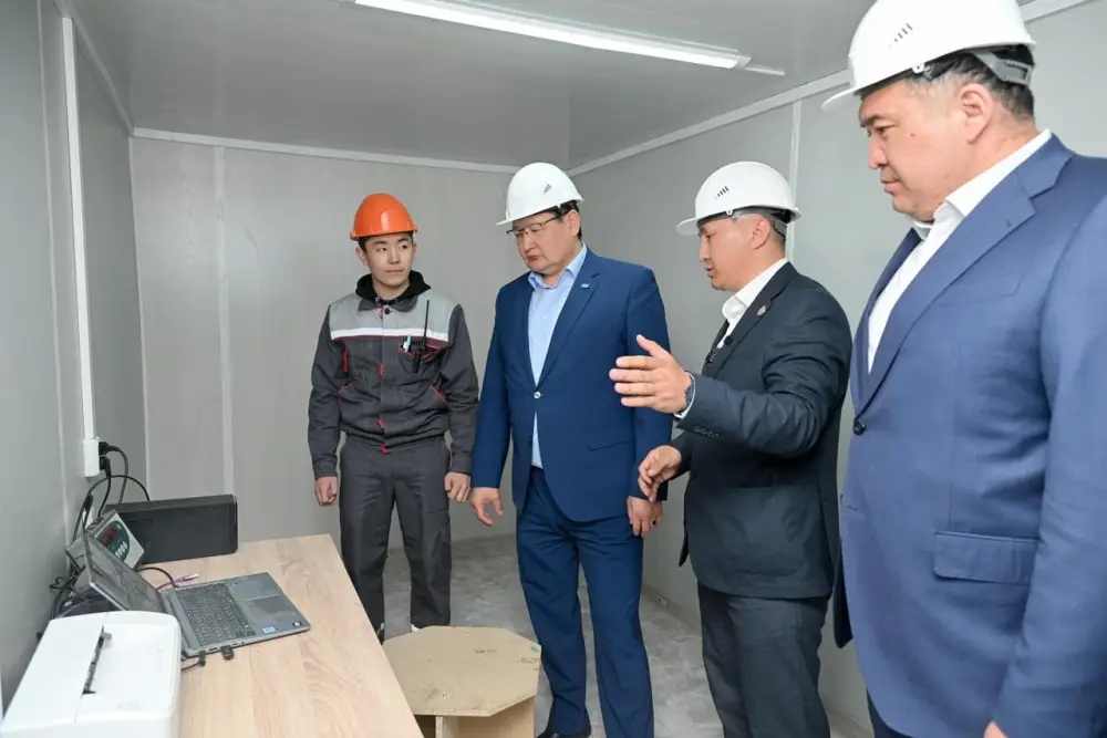 Аким области ознакомился с работой месторождения «Сарыбулак» (8)