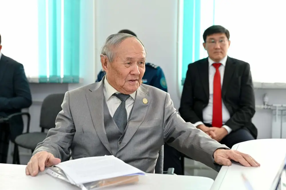 Аким области провел личный прием граждан (7)