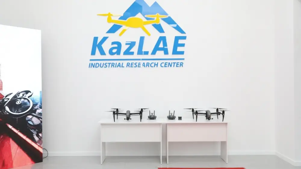 В КазНУ открылся инженерный центр нового поколения KazLAE (5)