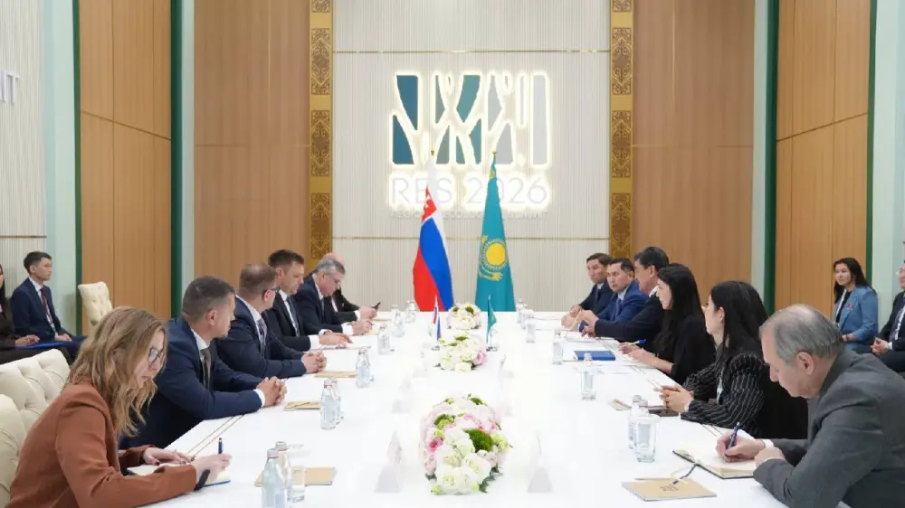 Встреча Министра экологии и природных ресурсов РК Е.Нысанбаева с Заместителем Премьер-министра – Министром окружающей среды Словацкой Республики Томашем Тарабой (5)