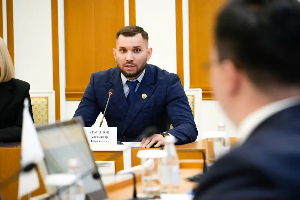 В Конституционном Суде состоялся открытый диалог с представителями «Ассамблея жастары» (3)