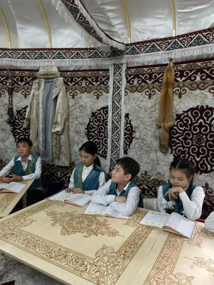 В Алматы открылся этно-кабинет «Парасат шаңырағы» на базе гимназии №138 (3)