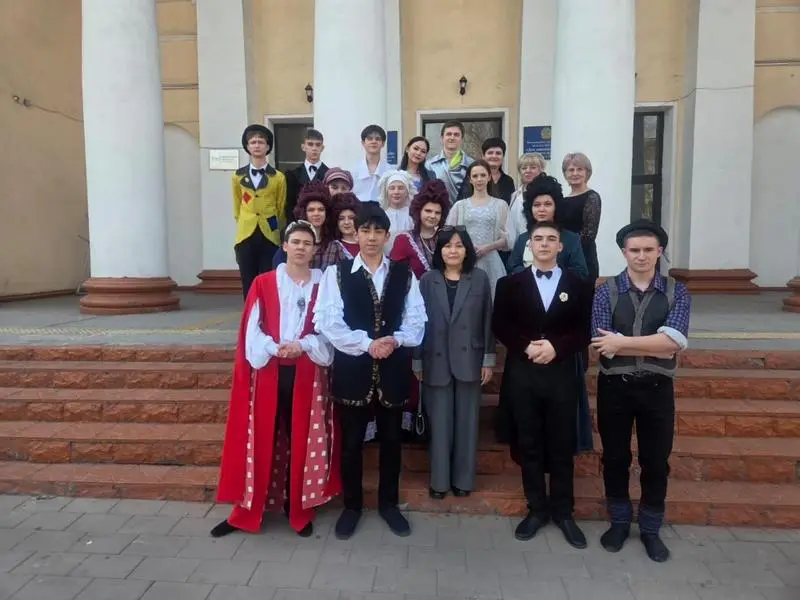 «Обыкновенное чудо»: школьники из Караганды завоевали Гран-при на Международном фестивале детских театров (6)