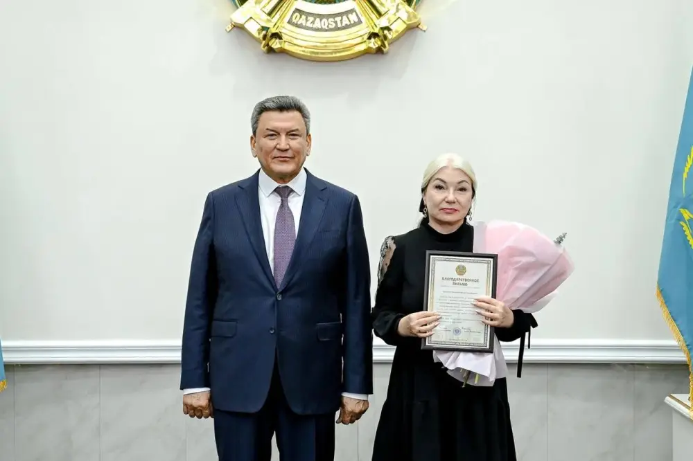 В СКО отметили заслуги общественников, тружеников и молодежи (10)