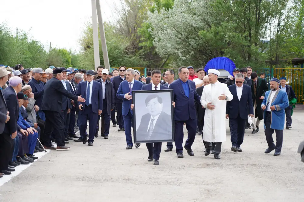 В ТУРКЕСТАНСКОЙ ОБЛАСТИ ПРОВОДИЛИ В ПОСЛЕДНИЙ ПУТЬ ПРОСЛАВЛЕННОГО ПОЭТА, НАЦИОНАЛЬНОГО ДЕЯТЕЛЯ МУХТАРА ШАХАНОВА (8)