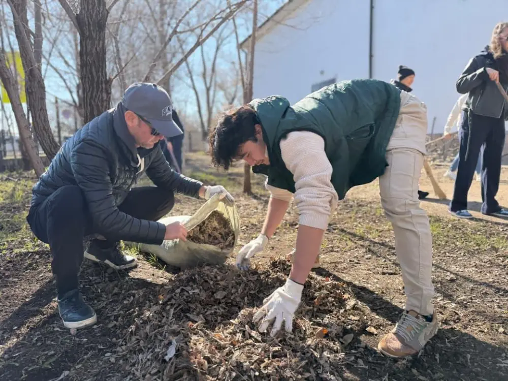 Театры Астаны приняли активное участие в акции «Таза Қазақстан» (3)