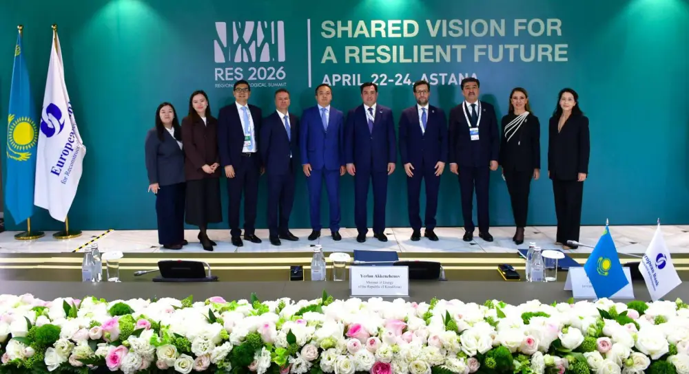 Встреча Министра экологии и природных ресурсов РК Е.Н. Нысанбаева с Заместителем Премьер-министра - Министром окружающей среды Словацкой Республики Томашем Тарабой (2)