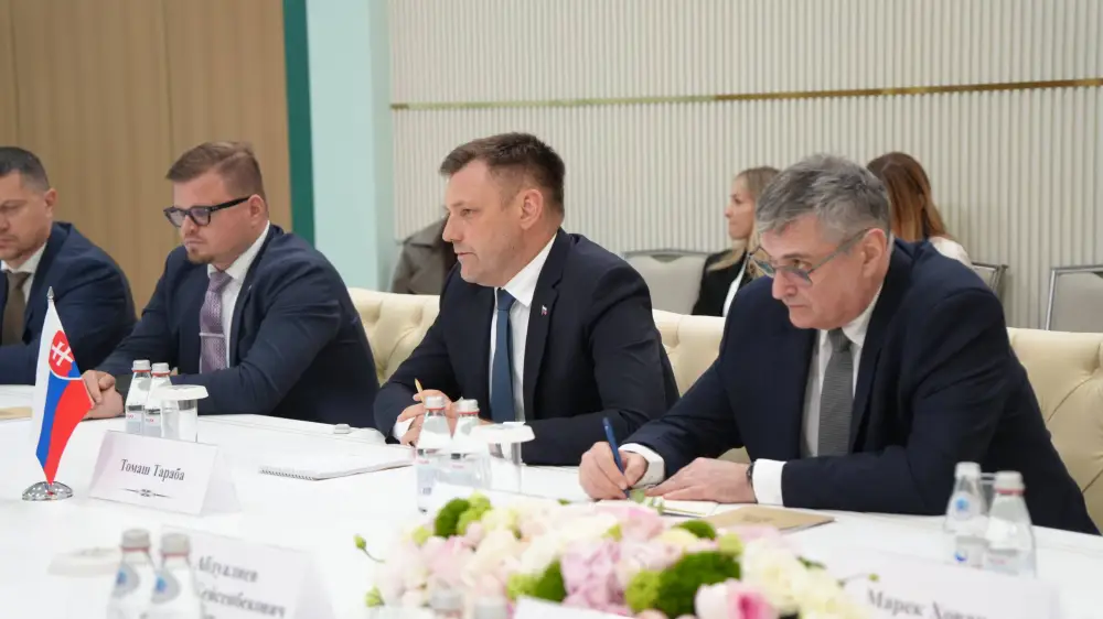 Встреча Министра экологии и природных ресурсов РК Е.Нысанбаева с Заместителем Премьер-министра – Министром окружающей среды Словацкой Республики Томашем Тарабой (3)