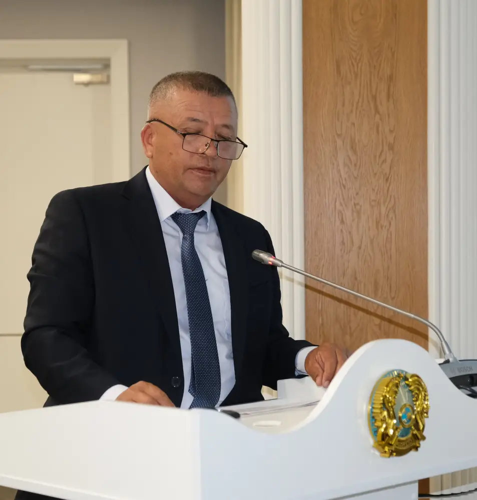 В ТУРКЕСТАНСКОЙ ОБЛАСТИ УСИЛЕН КОНТРОЛЬ ЗА КАЧЕСТВОМ ПРЕПАРАТОВ ПРОТИВ САРАНЧИ (2)