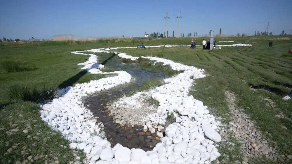 Жители села Жетибай Жамбылской области вышли на очистку близлежащих родников в рамках экологической акции «Мөлдір бұлақ» (6)