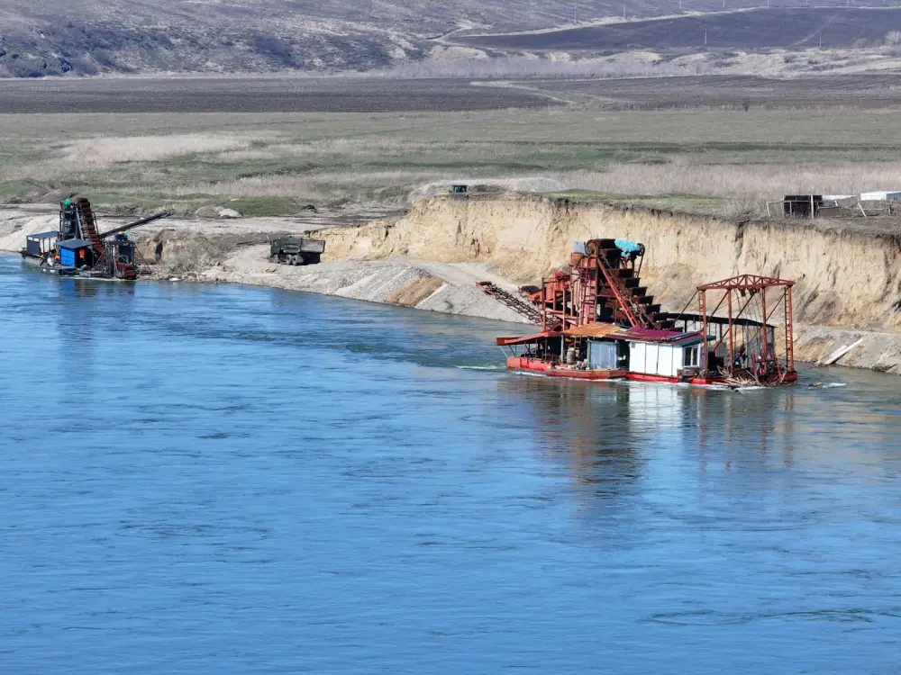 Паводковая ситуация в Казахстане стабилизируется и остается на контроле (4)