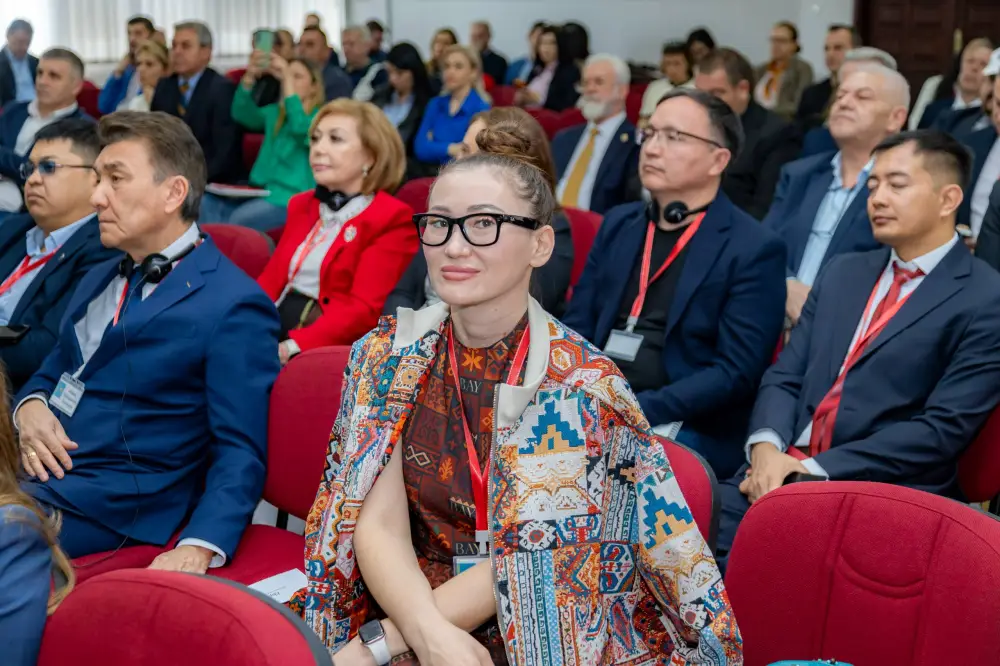 В ходе визита Министра торговли и интеграции РК А. Шаккалиева в г. Скопье подписано Соглашение о создании Делового совета между Казахстаном и Северной Македонией (7)