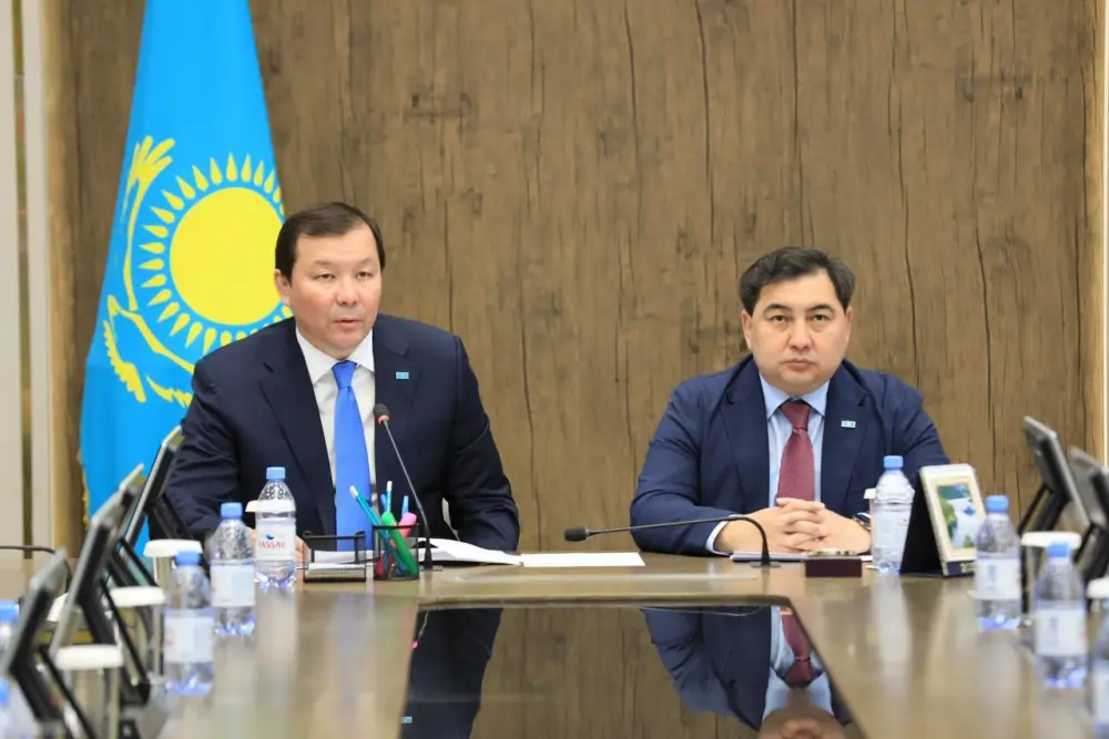 В Актобе обсудили вопросы профессионализации государственных служащих и развития кадрового потенциала (8)