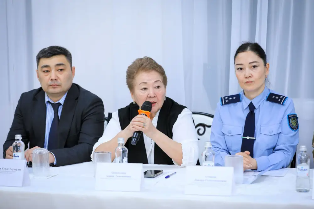 «Безопасная среда — уверенный ребенок»: в Астане прошло масштабное родительское собрание (3)