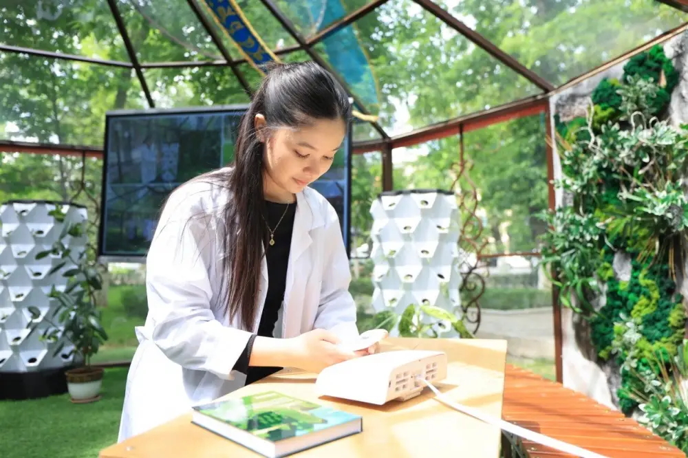 В ШЫМКЕНТЕ ЗАПУСТИЛИ АВТОНОМНУЮ ЭКОЛОГИЧЕСКУЮ ЛАБОРАТОРИЮ ДЛЯ ГОРОДСКОЙ СРЕДЫ (5)