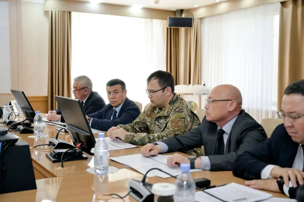 На заседании акимата рассмотрели ключевые вопросы социально-экономического развития региона за первый квартал 2026 года и состояние дорожной отрасли (7)