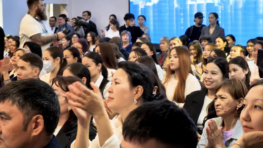 Лучших читателей и меценатов столичных библиотек наградили в Астане (8)