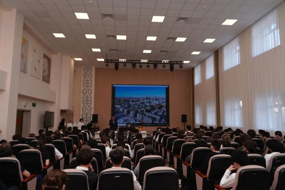 «У легких денег тяжелые последствия»: в Астане школьникам и студентам колледжей показали короткометражный фильм (10)