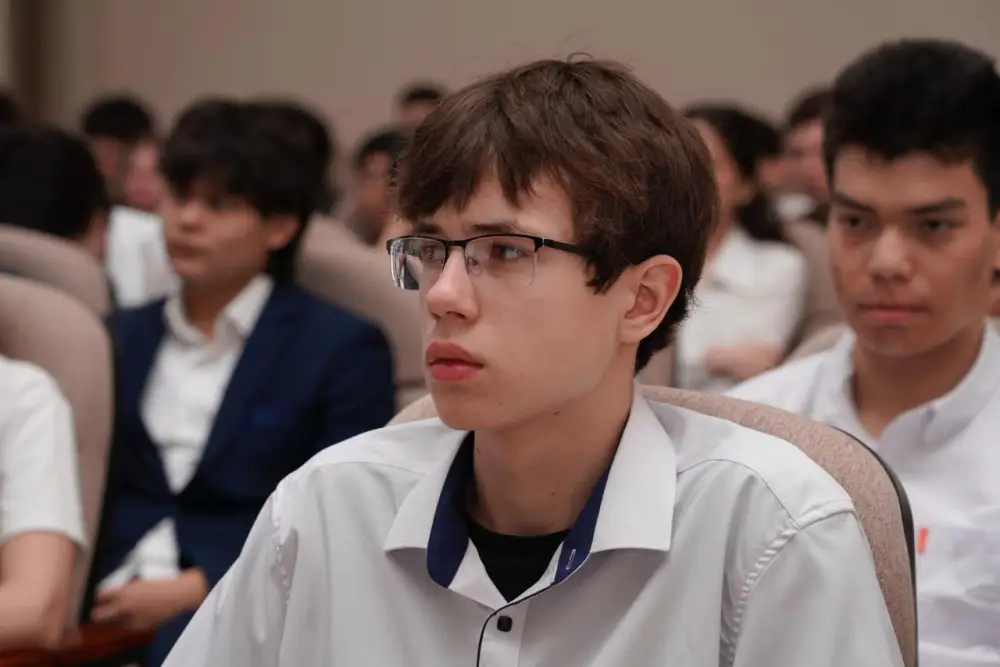 «У легких денег тяжелые последствия»: в Астане школьникам и студентам колледжей показали короткометражный фильм (8)