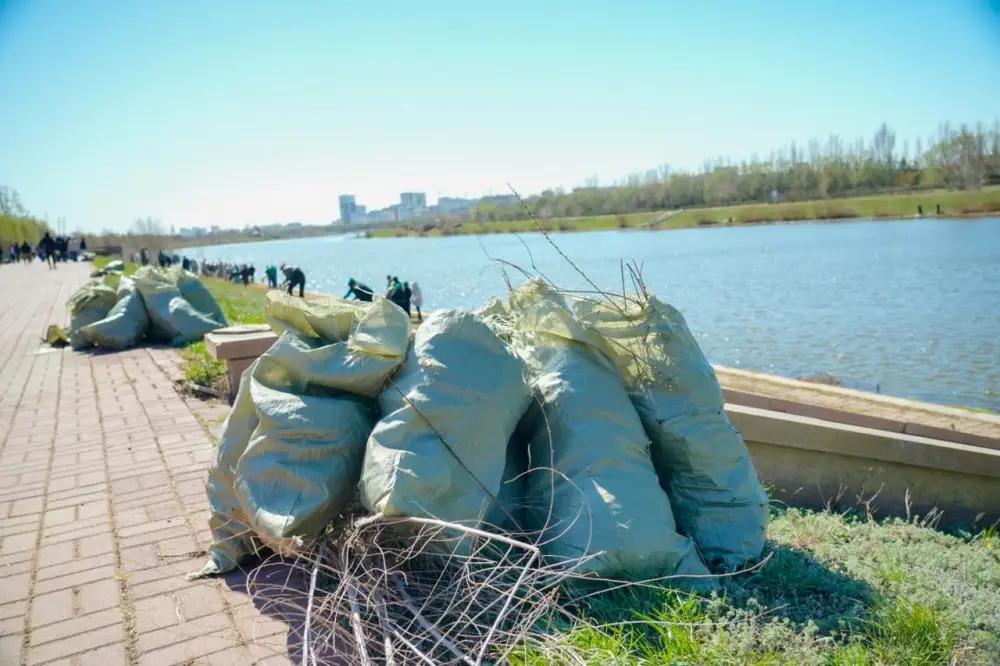В Астане «Отбасы банк» присоединился к общенациональной инициативе «Таза Қазақстан» (5)
