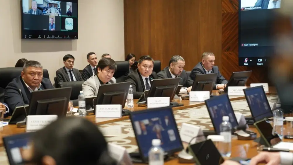 СОСТОЯЛАСЬ ОЧЕРЕДНАЯ ХХХV СЕССИЯ МАСЛИХАТА ОБЛАСТИ АБАЙ (7)