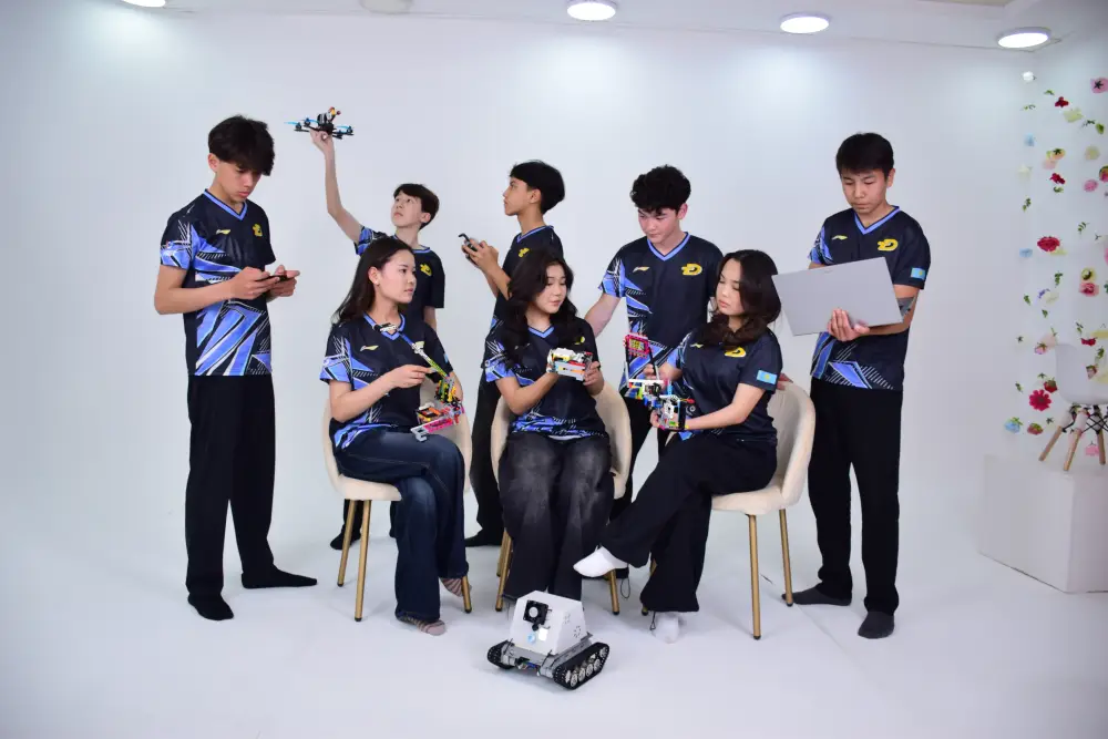 Сборная Казахстана готовится к участию в мировом чемпионате по робототехнике в Хьюстоне (2)