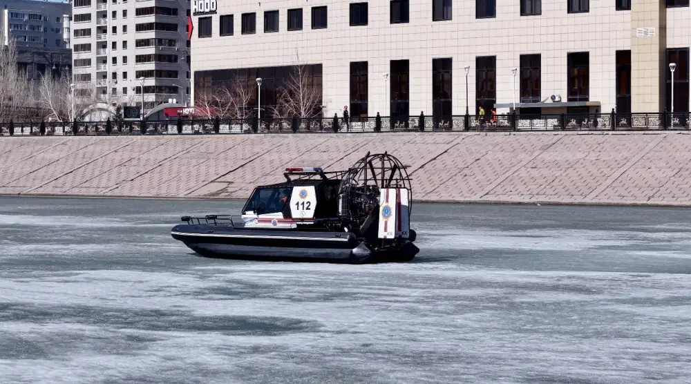 МЧС провел выездной брифинг на реке Есиль (7)