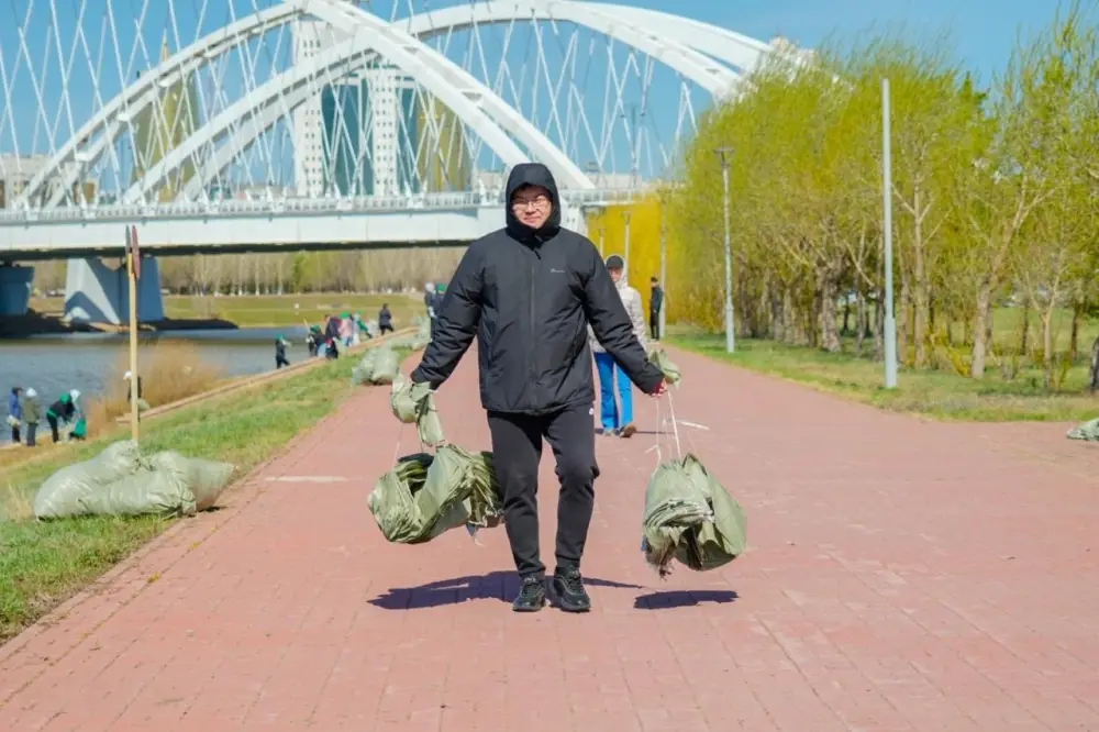 В Астане «Отбасы банк» присоединился к общенациональной инициативе «Таза Қазақстан» (3)