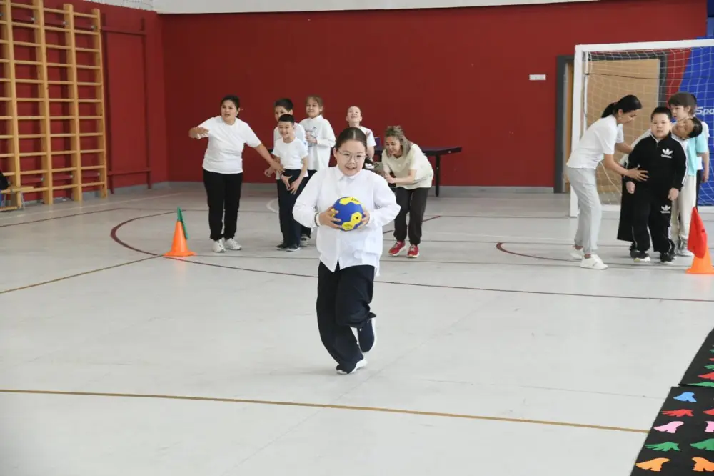 «Таза Қазақстан»: спортивный праздник для особенных детей провели в столичной школе (7)
