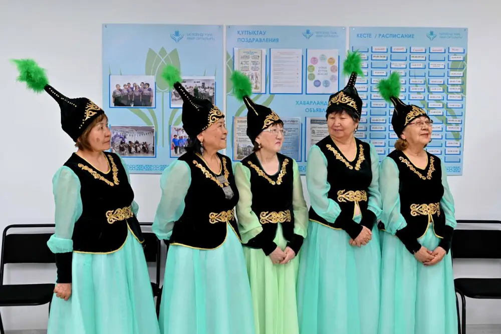 Аким области посетил социальный центр в Семее (2)