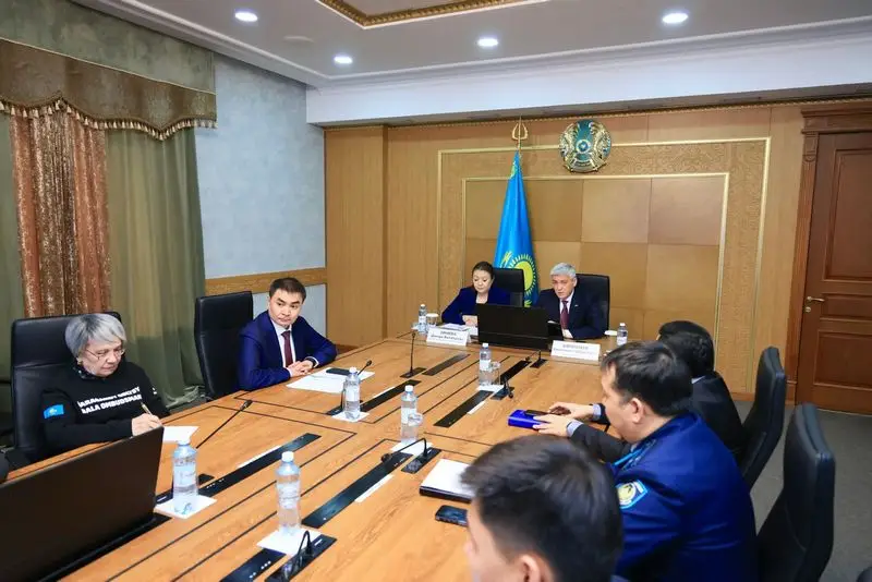 В акимате Карагандинской области обсудили проблему детских суицидов (4)