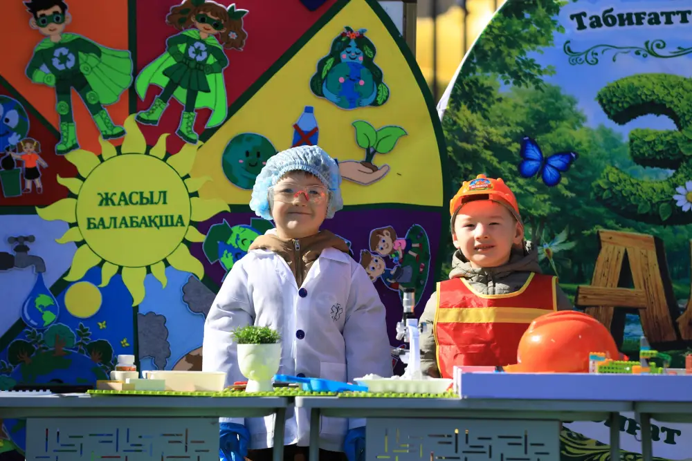 Областной экофестиваль «Таза Қазақстан – Таза Болашақ» в Актобе объединил 1500 участников (9)